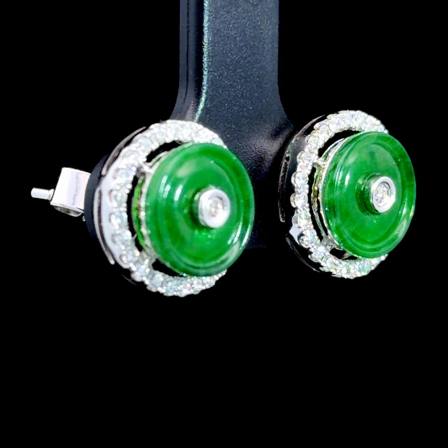 Stunning 18k White Gold Jadeite & Diamond Halo Stud Earrings Appx. 0.50 Cts total