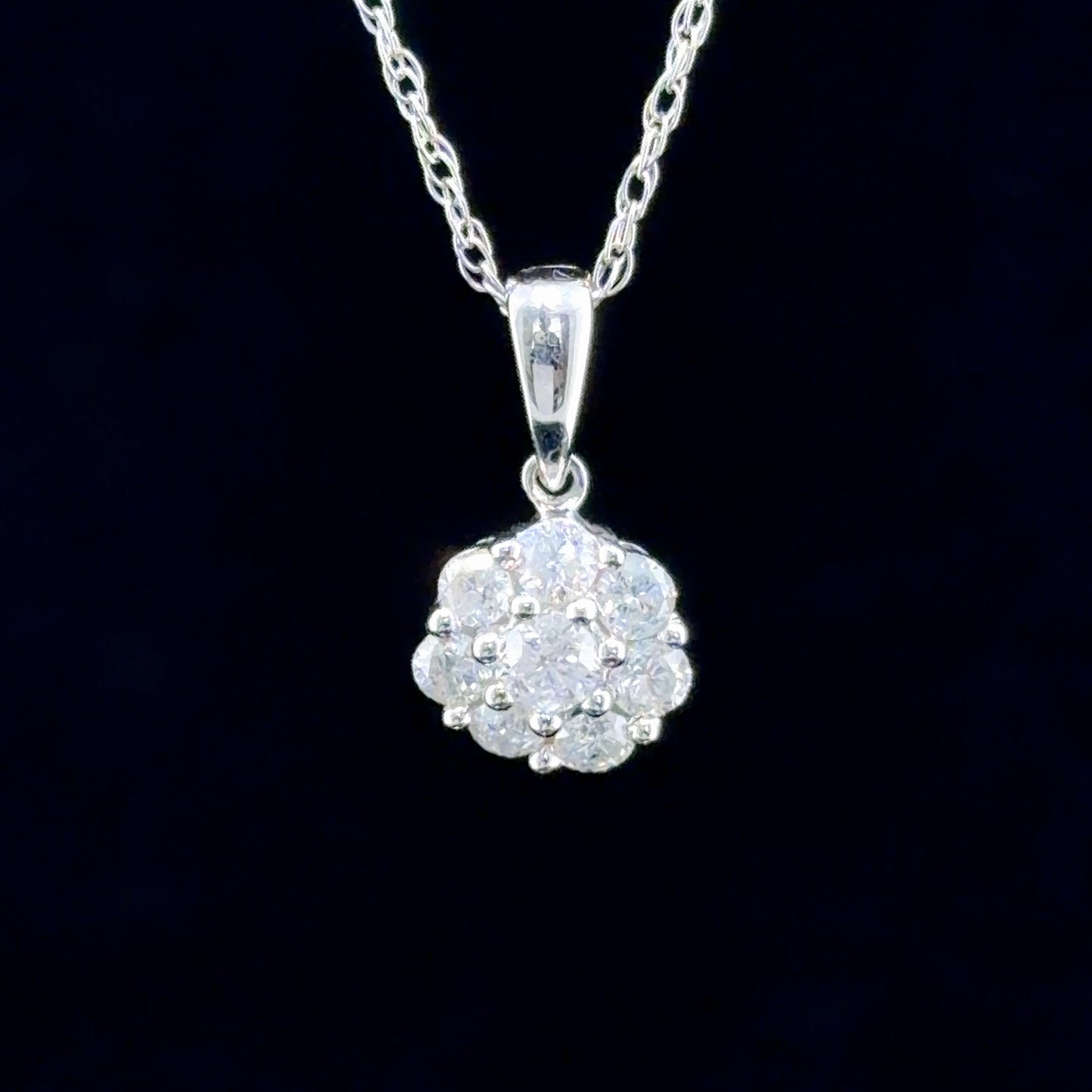 9k White Gold & Diamond Daisy Pendant & Chain 0.5 Cts