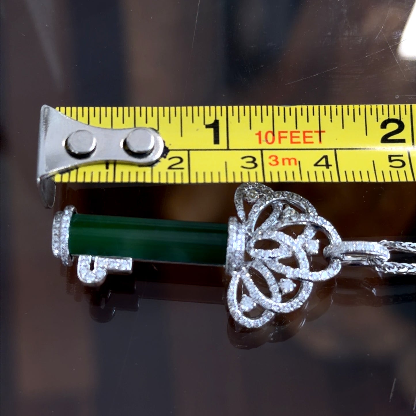 Stunning 18k White Gold Jadeite & Diamond Key Pendant & Chain Appx 1.0 Cts