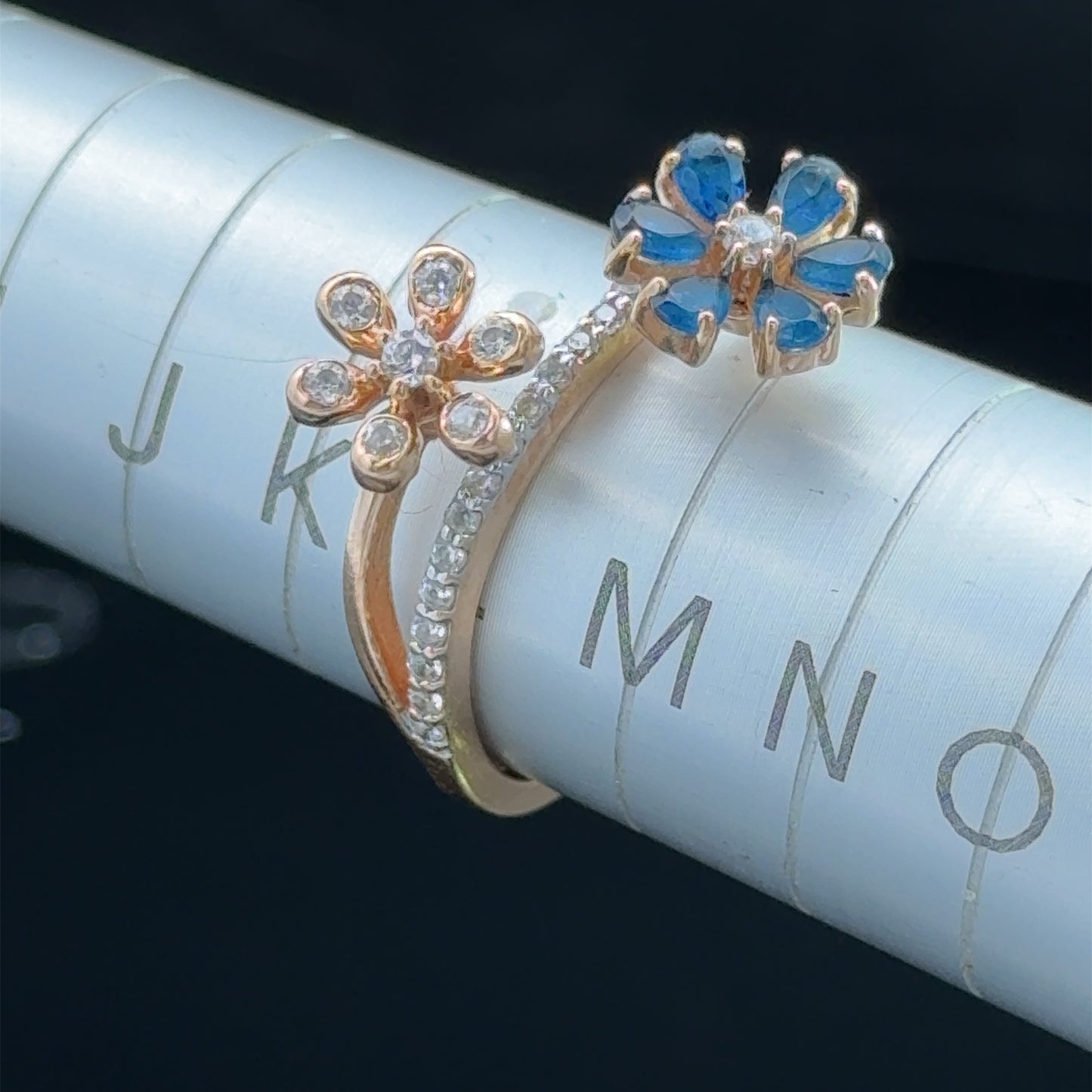 18K Yellow Gold Diamond & Sapphire Twin Daisy Ring