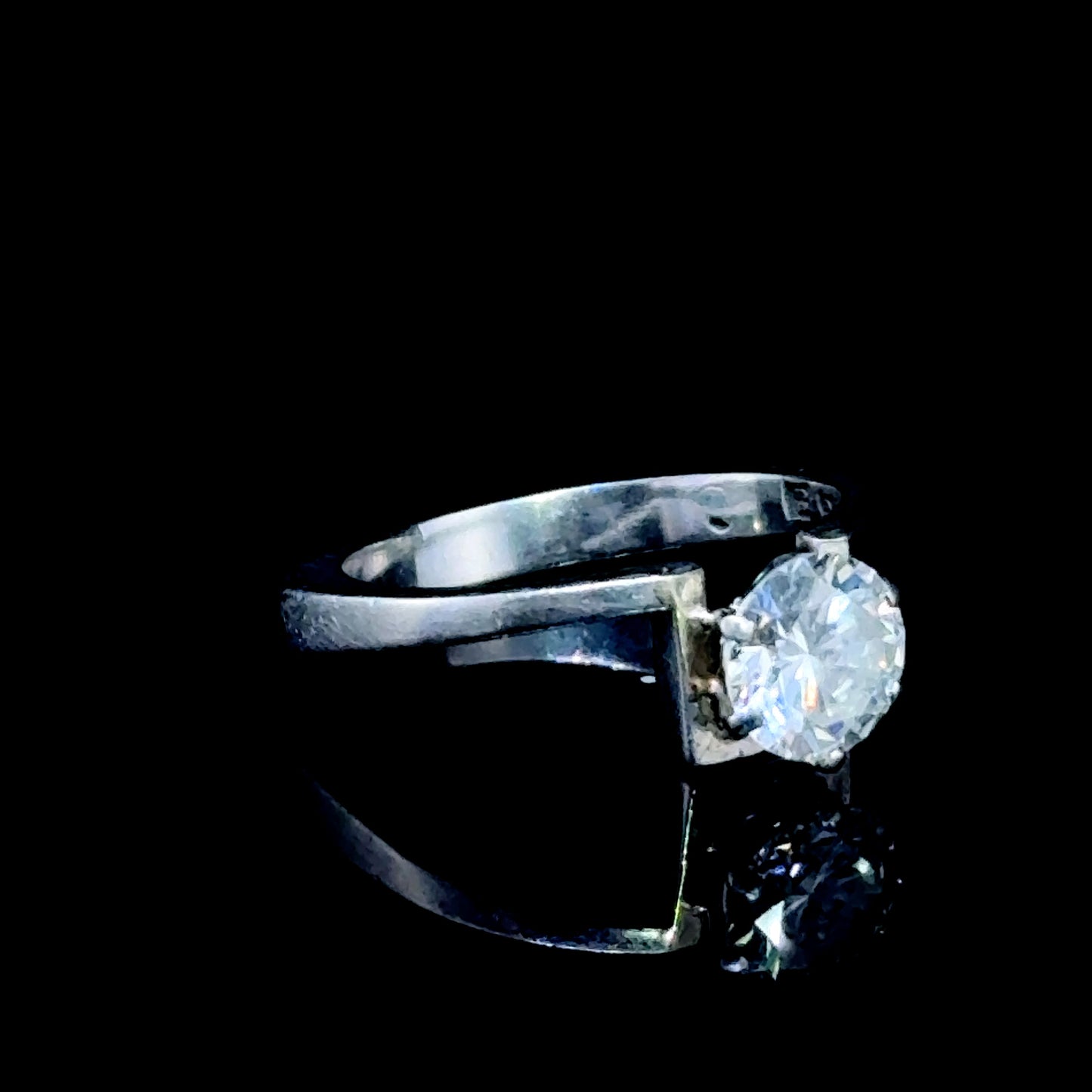 Platinum Modernist Diamond Solitaire Ring APPX 1.05 CTS VSI G