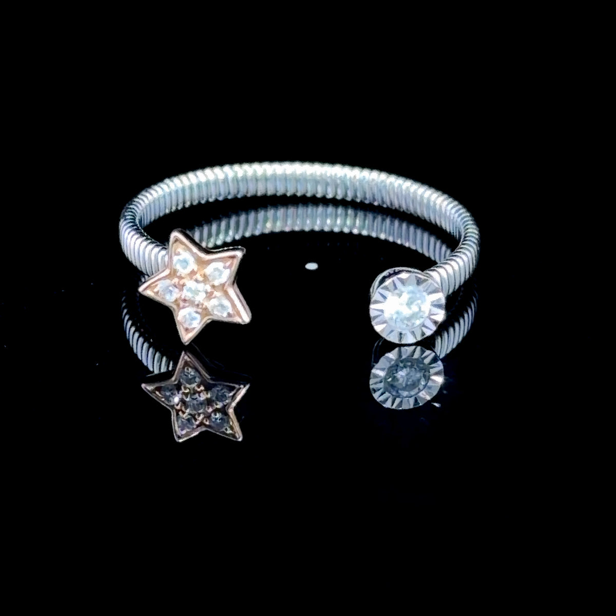 Very Sweet 18k White & Yellow Gold Diamond Moon & Stars Spring Ring Appx 0.1 Cts