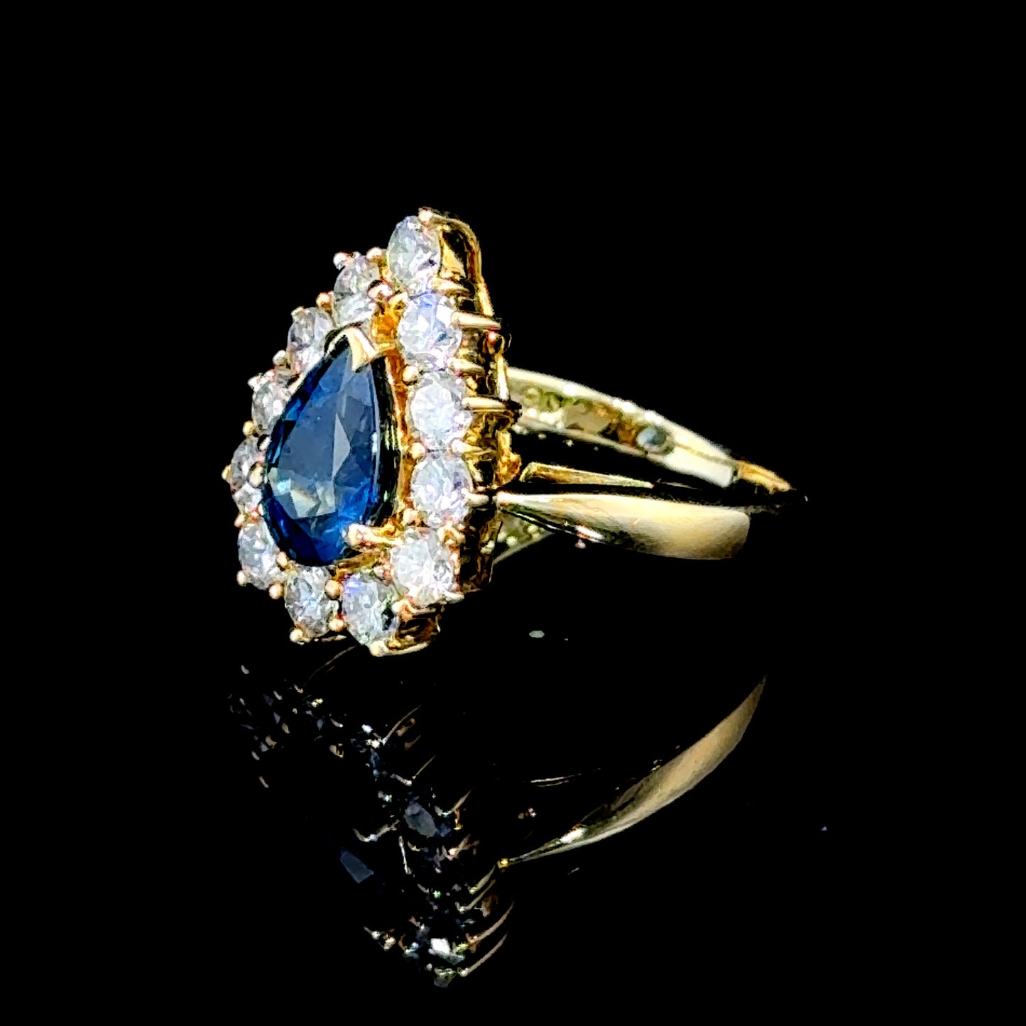 18K Yellow Gold Sapphire & Diamond Cluster Ring APPX S-1.1CTS D-1.0CTS