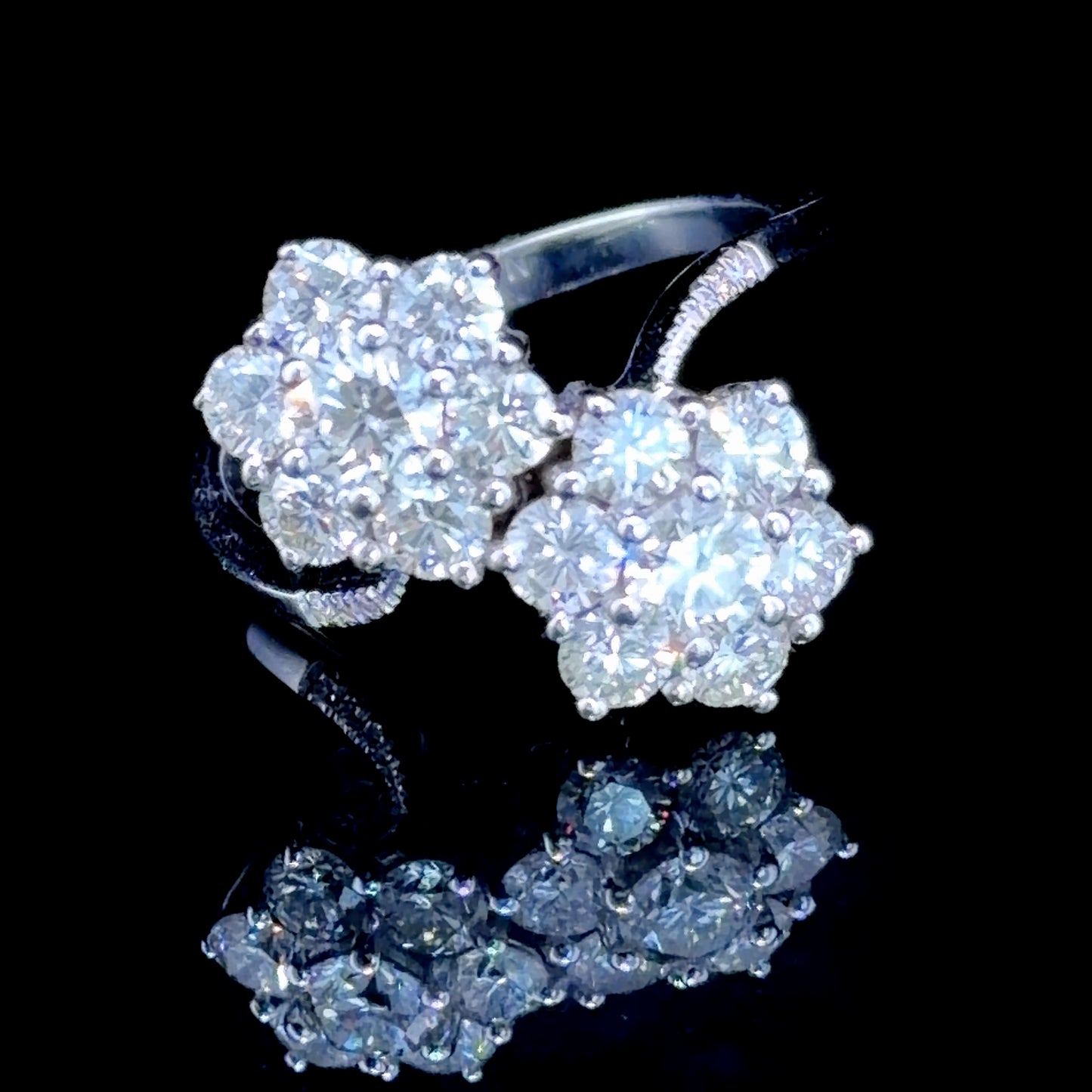 Fabulous 18k White Gold Diamond Daisy Moi et Toi Ring Appx 2.0 Cts I-J Vs1/2