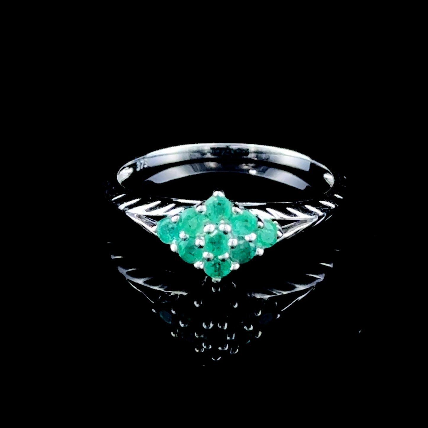 9K White Gold Emerald Cluster Ring