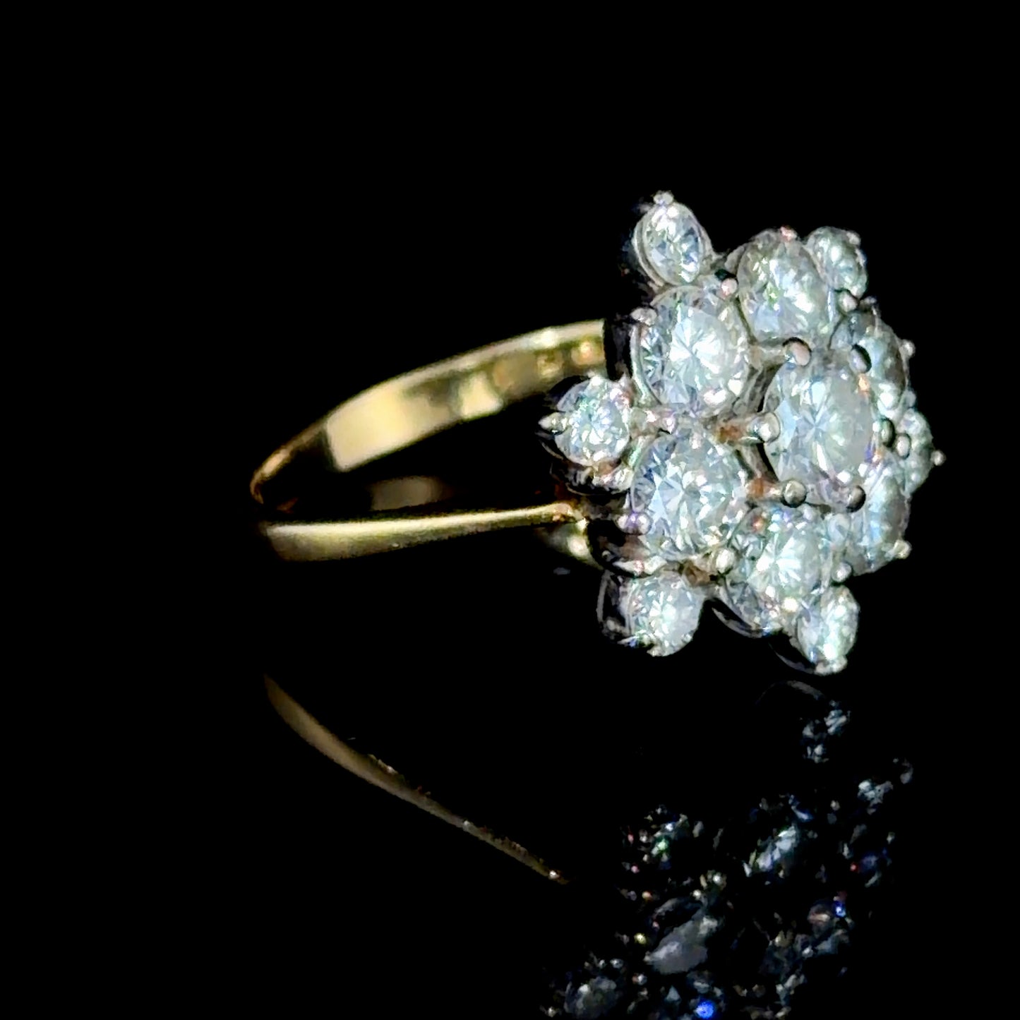 Wonderful 18k Yellow Gold Diamond Daisy Cluster Ring G/H Colour Diamonds