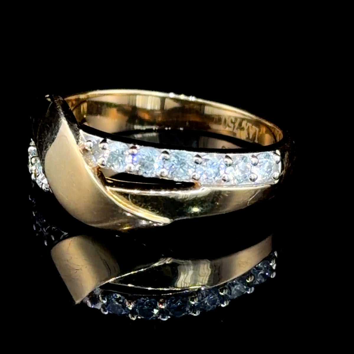 A Lovely 18k Yellow Gold Crossover Diamond Ring Appx 1.0 Cts