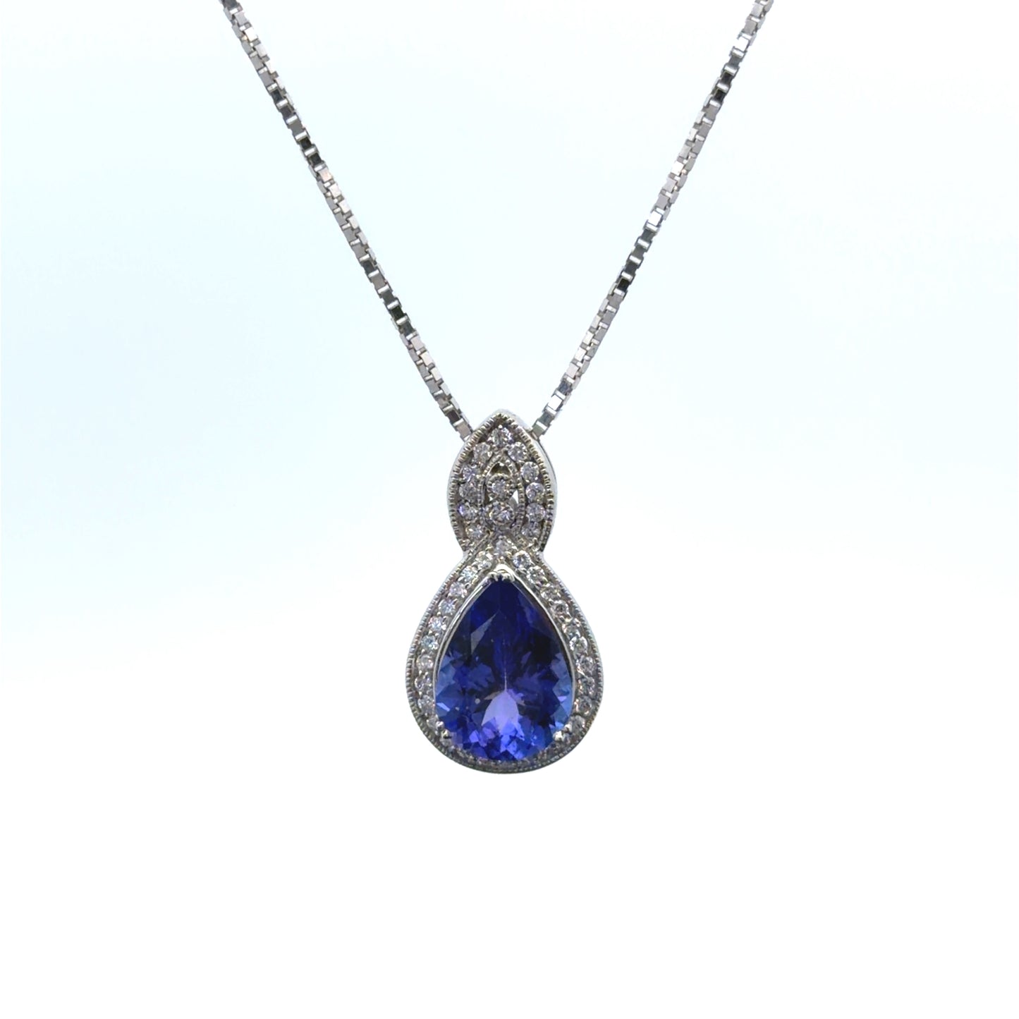 14k White Gold Tanzanite & Diamond Pendant & Chain Appx. T:3.0 D:0.76 CTS