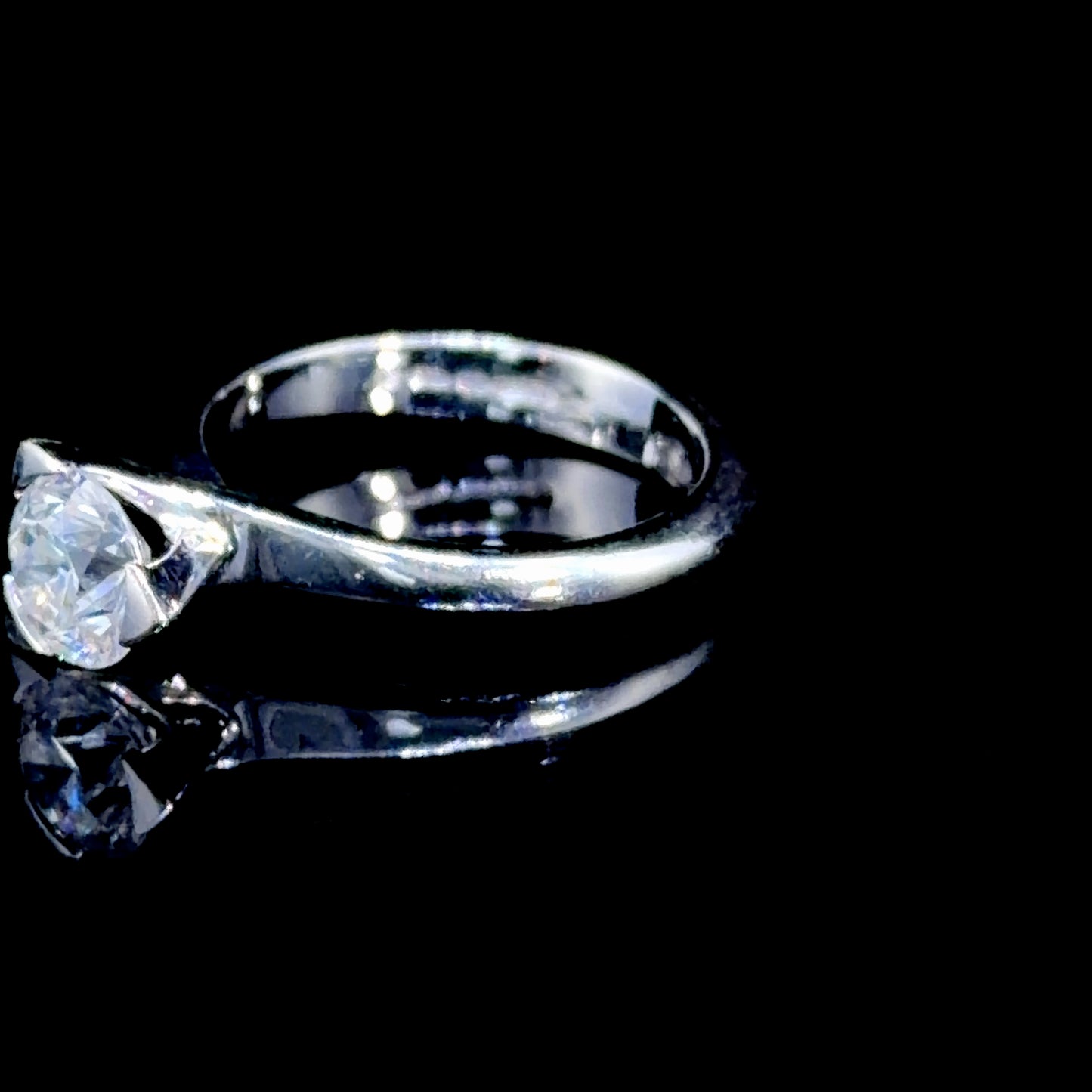 Fabulous 18k White Gold Diamond Solitaire 0.9cts IGI Certified VS2 I Colour