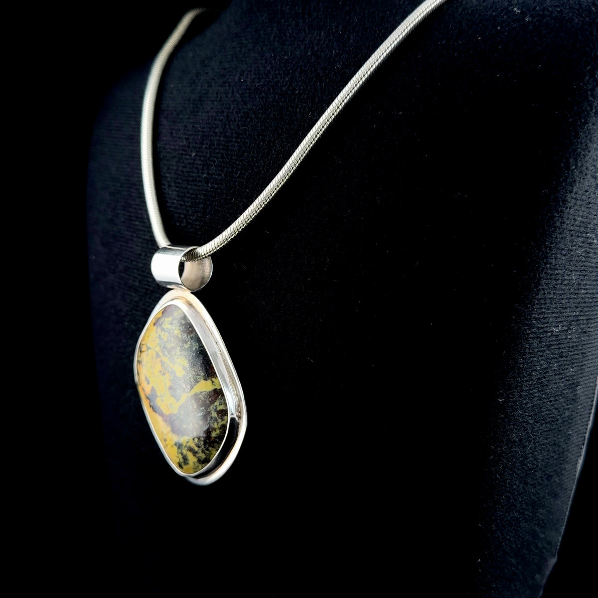 Stunning Large Silver and Jasper Pendent By MRC Italy Suspended on An 18” Silver Snake Chain