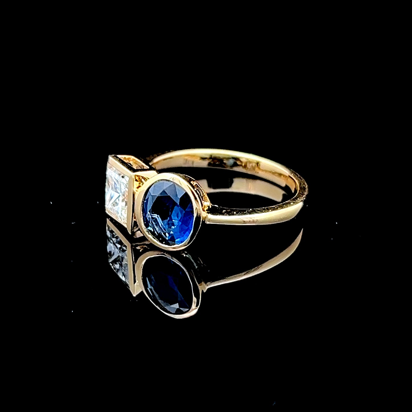 18K Yellow Gold 2 Stone Diamond & Sapphire Ring APPX D: 1.04 CTS  S: 1.16 CTS