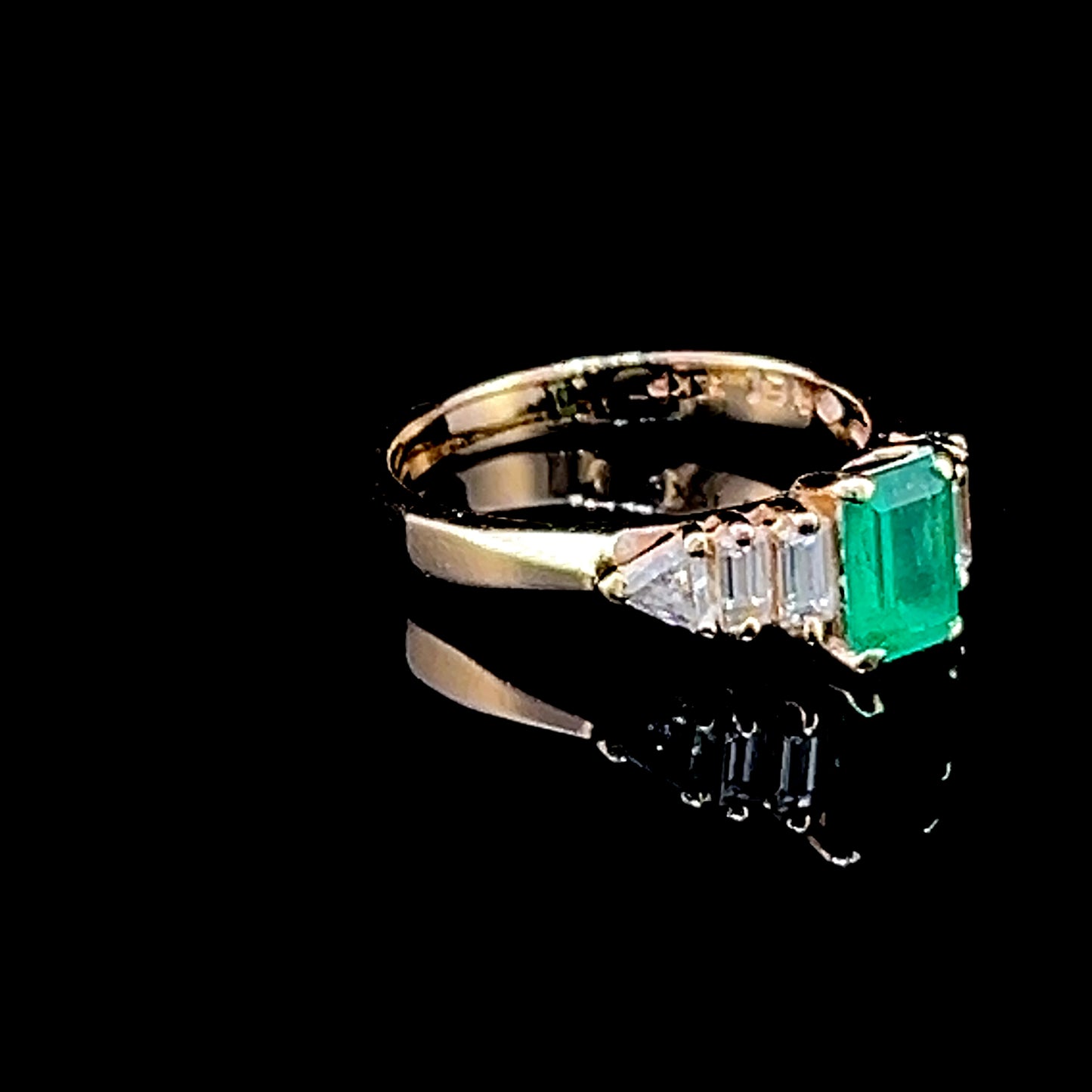 18K Yellow Gold Diamond & Emerald Ring