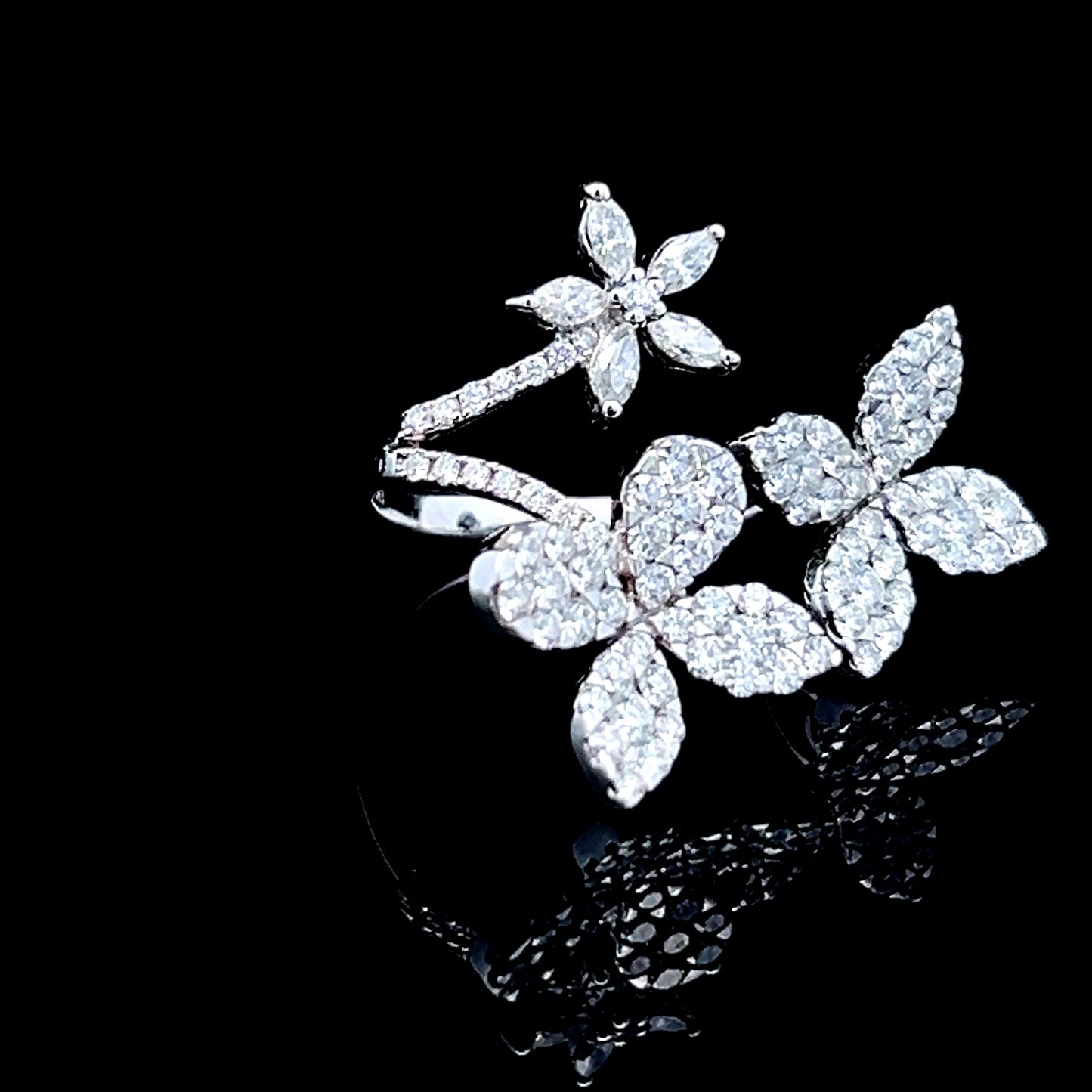 18K White Gold Modern 3 Flower Diamond Ring