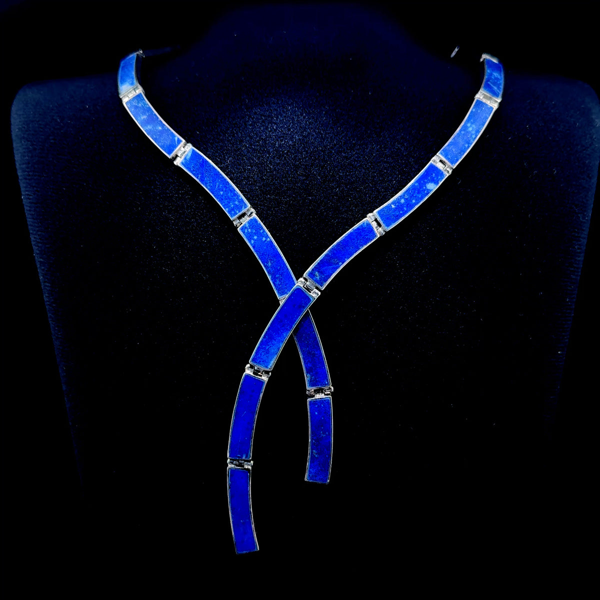 Fabulous Silver Articulated Lapis Lazuli With Front Fastening Clip Necklace