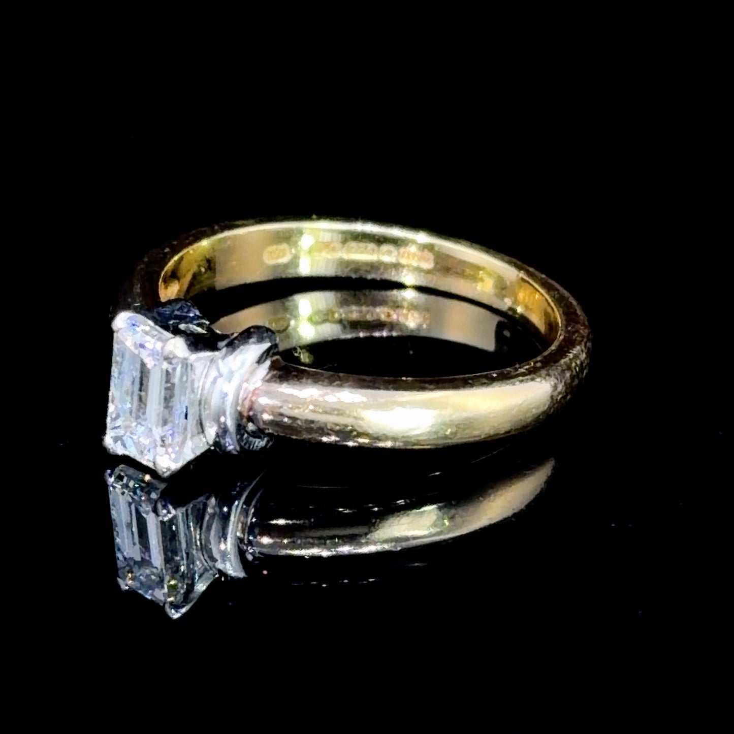Very Pretty 18k Yellow Gold Emerald Cut Diamond Solitaire Ring Appx 0.6 Cts