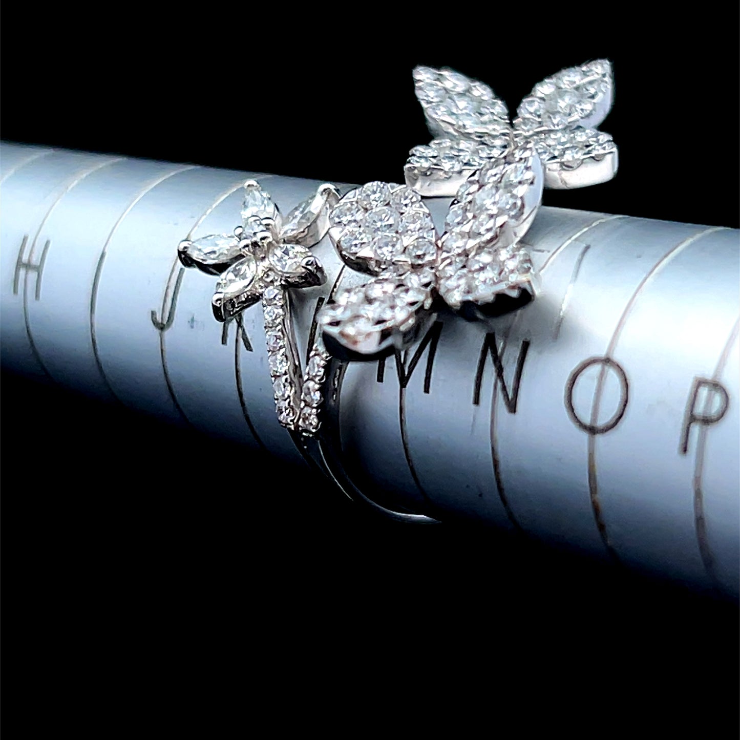 18K White Gold Modern 3 Flower Diamond Ring