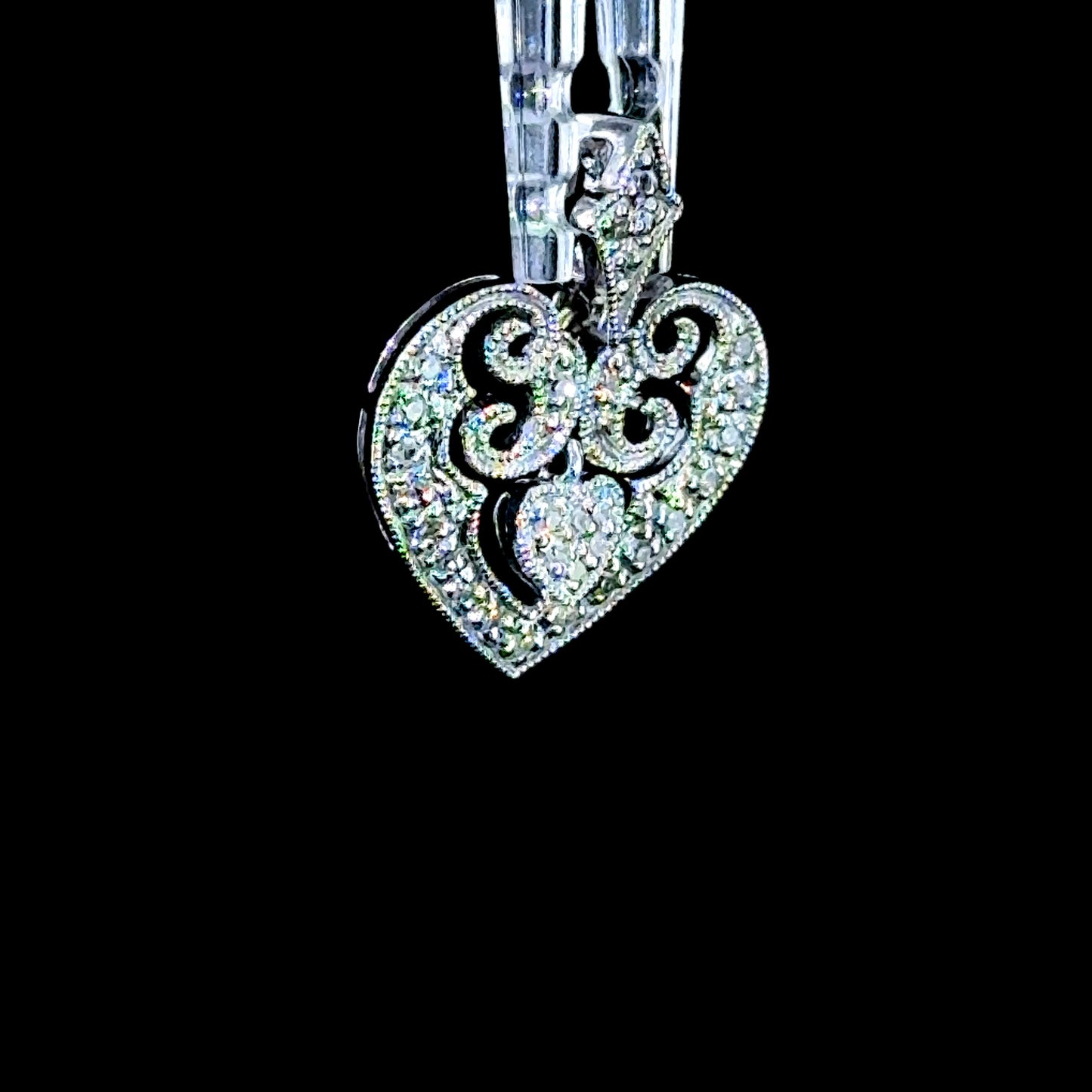 9K White Gold Diamond Heart Pendant