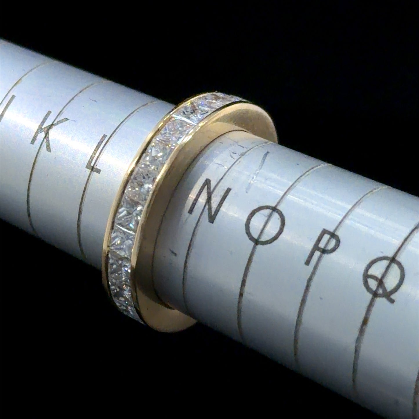 Stunning 18k Yellow Gold Princess Cut Diamond Eternity Ring 4 Cts
