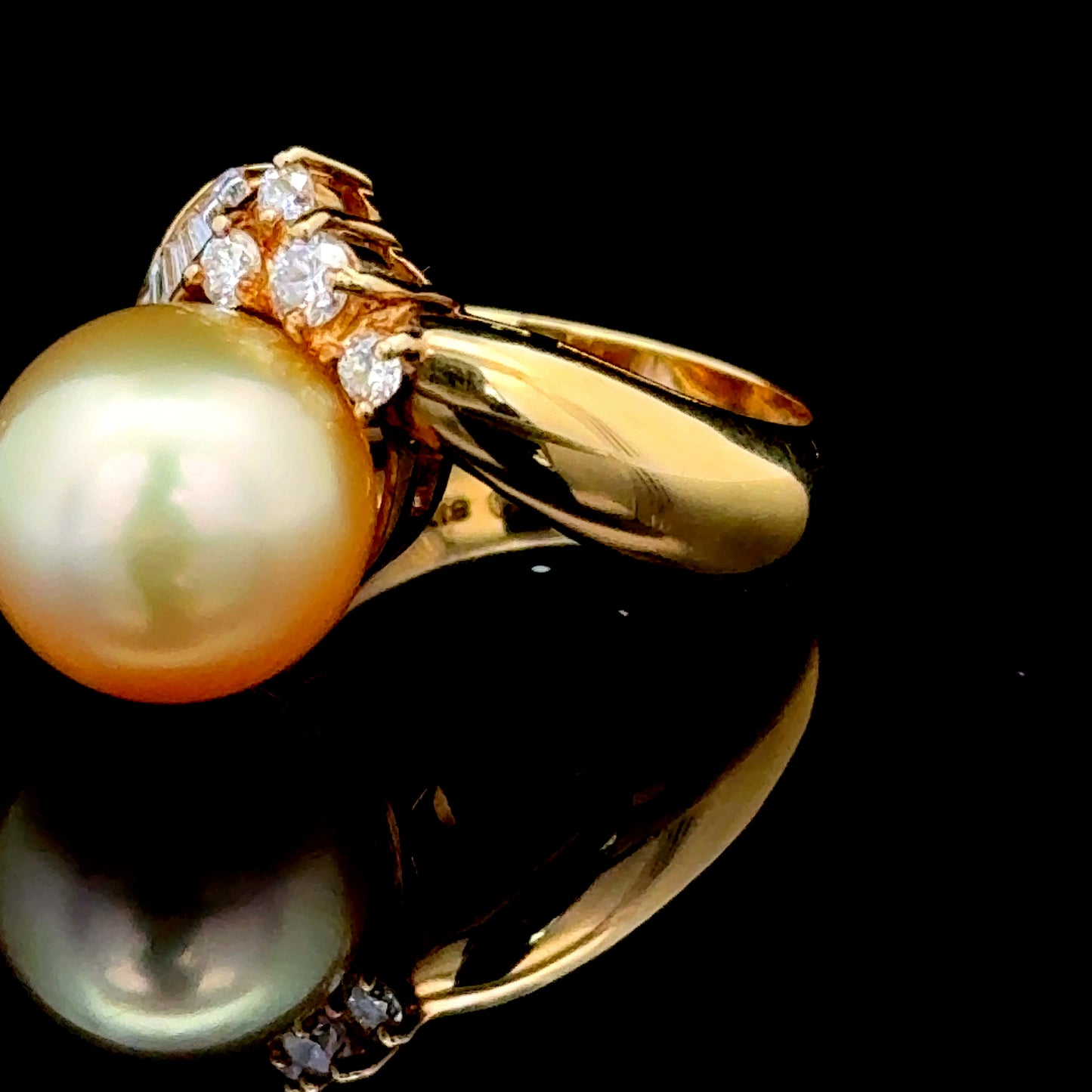 18K Yellow Gold Pearl & Diamond Fancy Ring Approximately 0.75 Carats