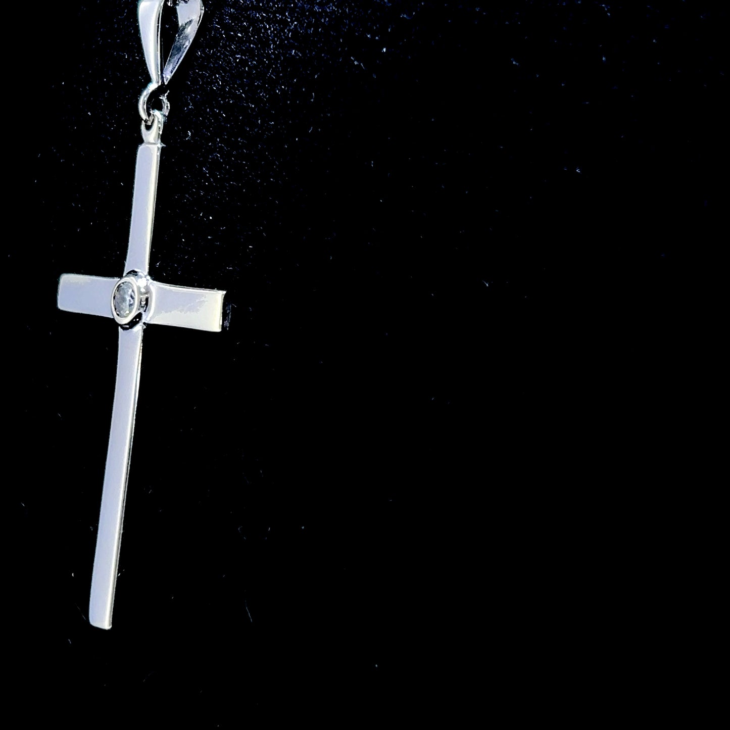9K White Gold & Diamond Large Cross APPX 0.25 CTS