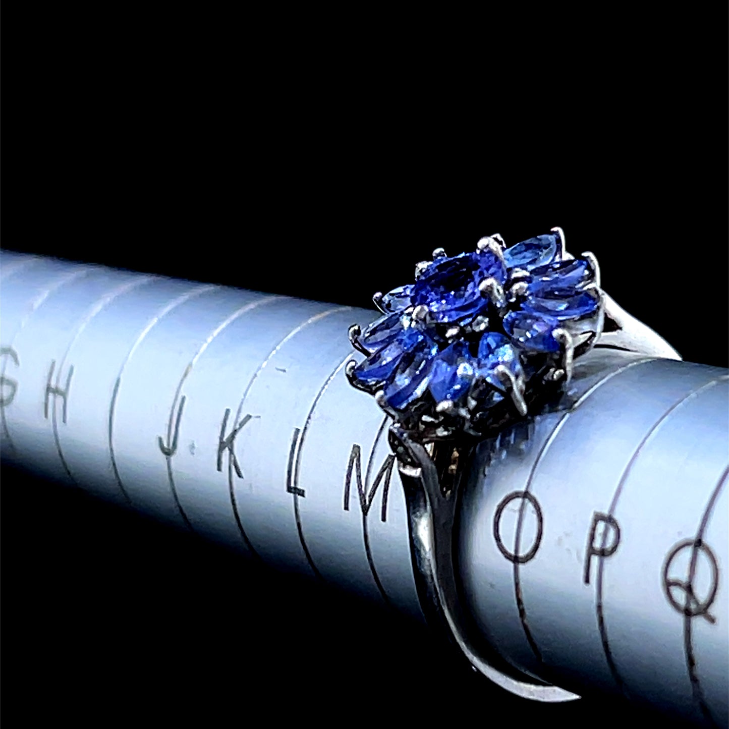 Silver Tanzanite Daisy Ring