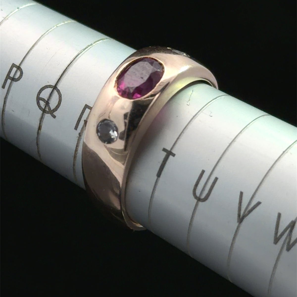 A 9k Yellow Gold Flush Set Ruby & Diamond Ring The Ruby Of 1.15Cts & Diamonds Appx 0.3 Cts With Certificate