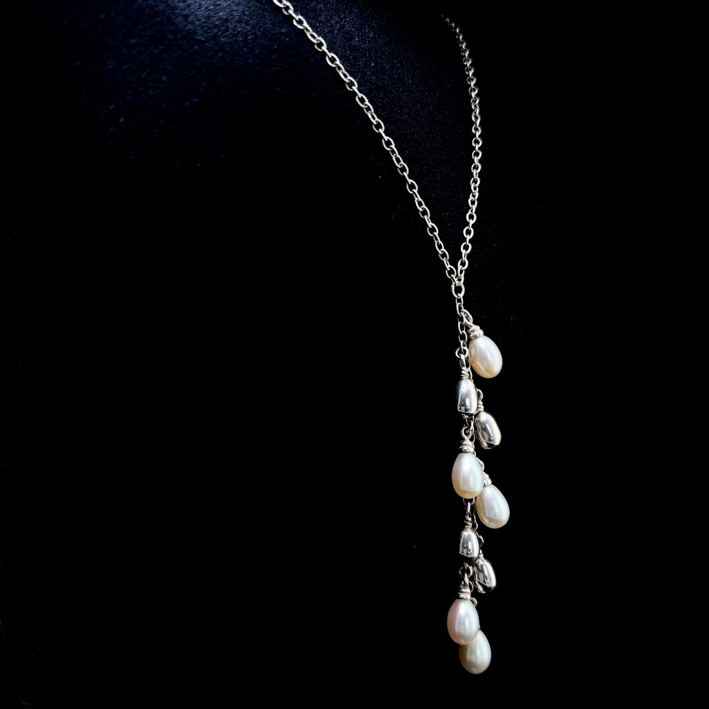 Lovely Silver Cultured Pearl Fixed Pendant & Chain