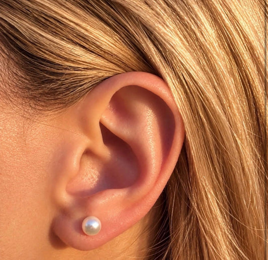 14k Yellow Gold White Pearl Stud Earrings