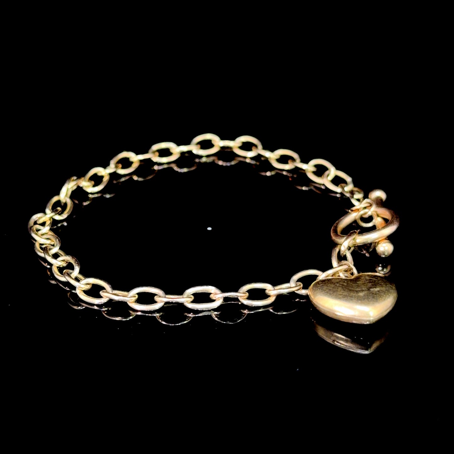 Pretty 9k Yellow Gold Heart Charm Bracelet With Bar Fastener