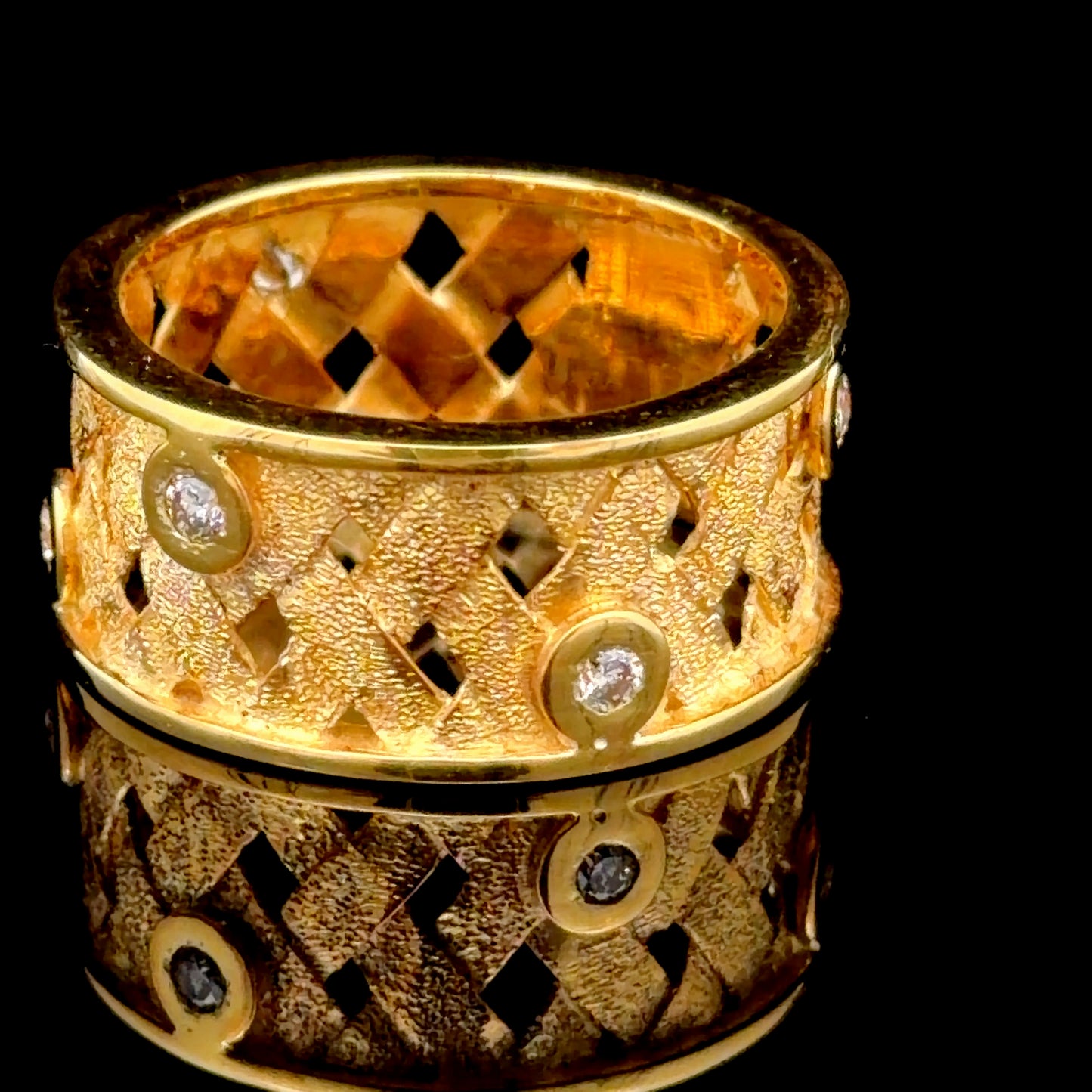 Vintage 18K Yellow Gold & Diamond Woven Band Appx 0.25 cts