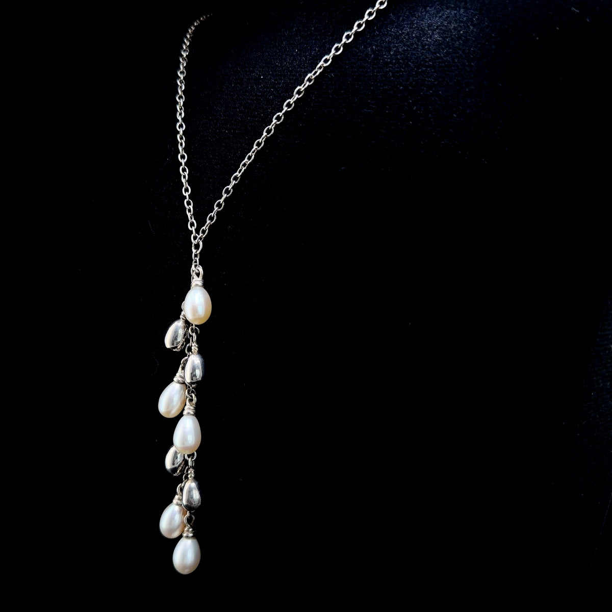 Lovely Silver Cultured Pearl Fixed Pendant & Chain