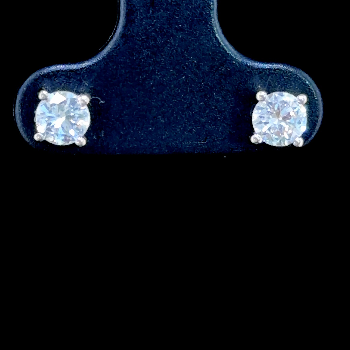 18k White Gold Diamond Stud Earrings Appx 0.6Cts