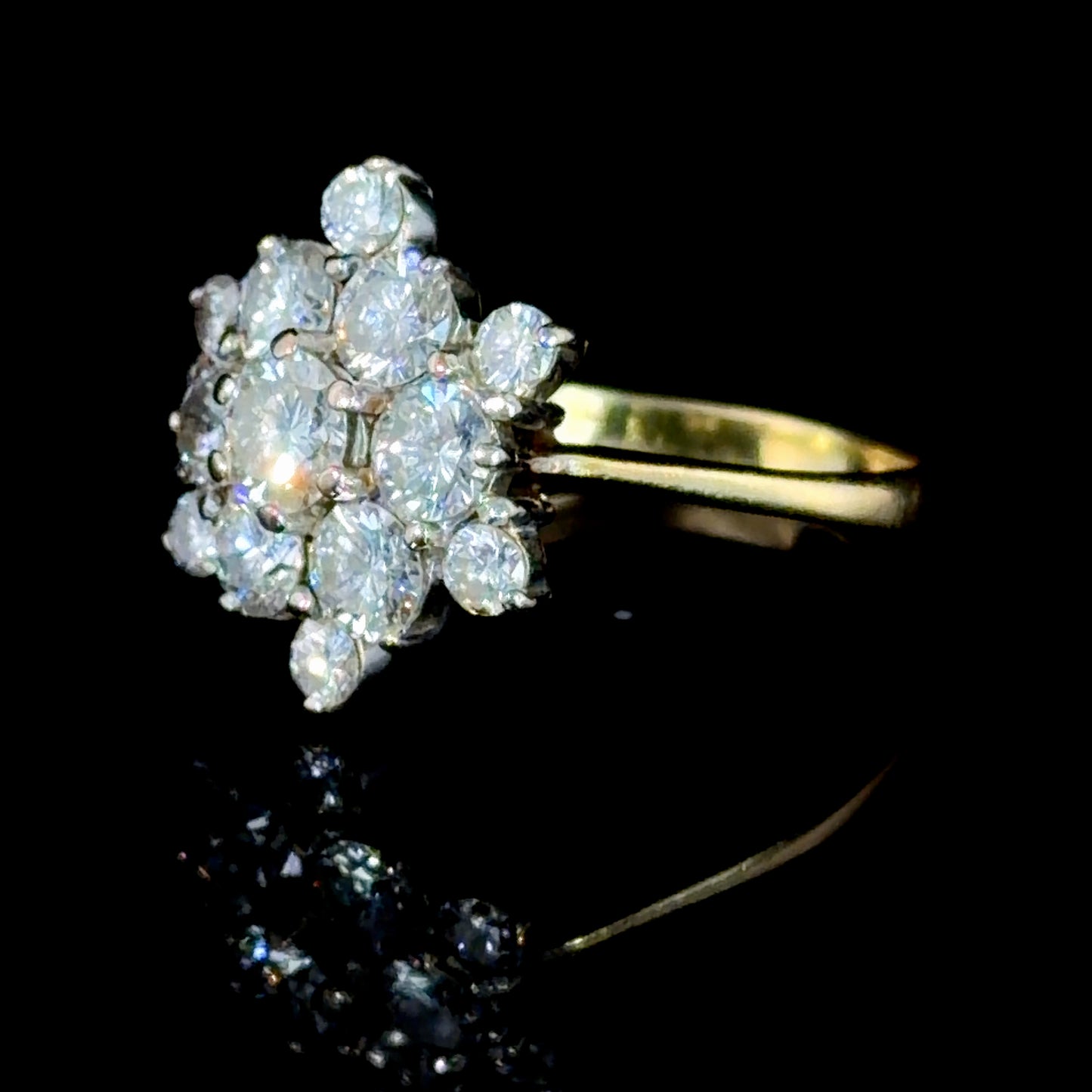Wonderful 18k Yellow Gold Diamond Daisy Cluster Ring G/H Colour Diamonds