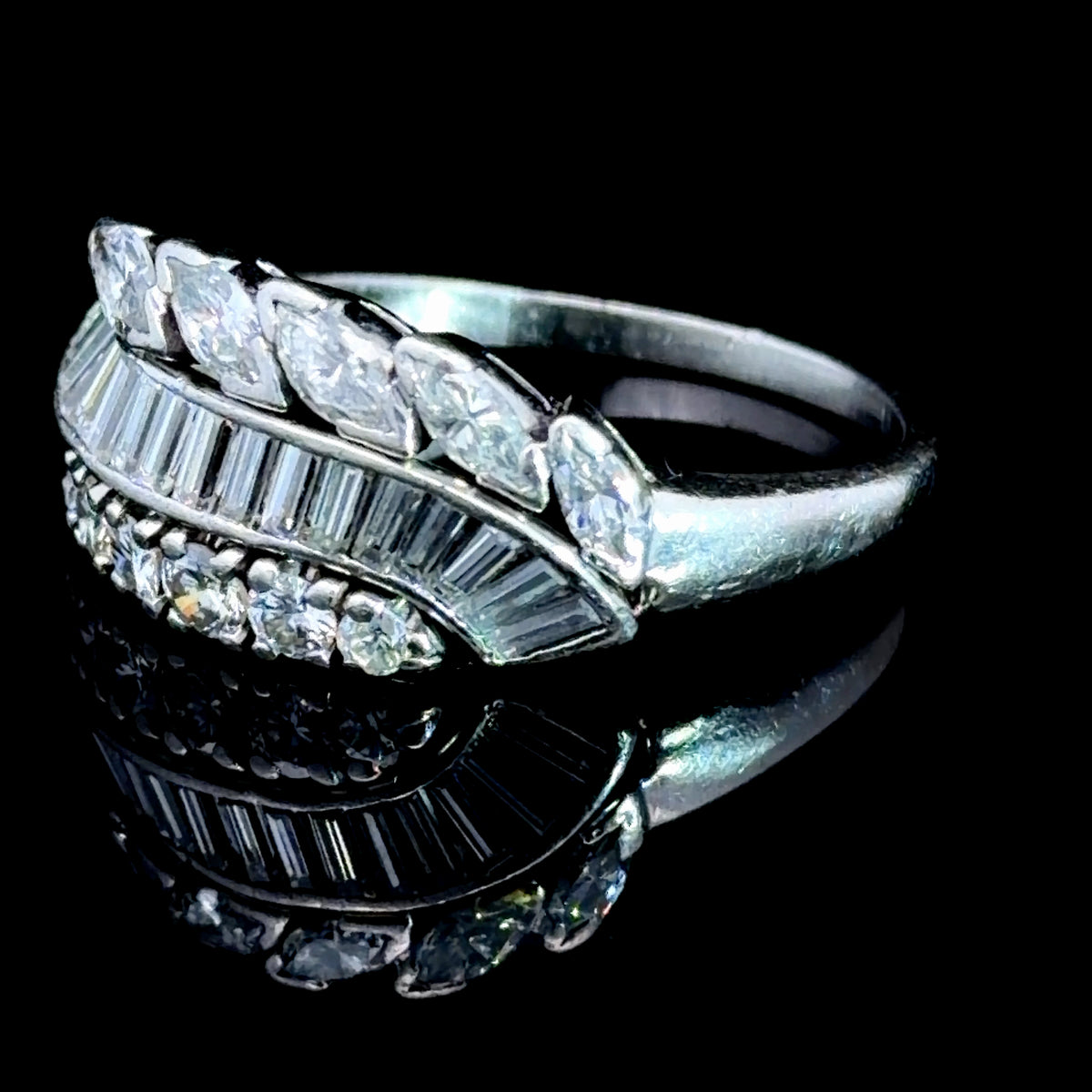 A Stunning 18k White Gold Mixed Cut Diamond Cocktail Ring of Appx 1.2 Cts