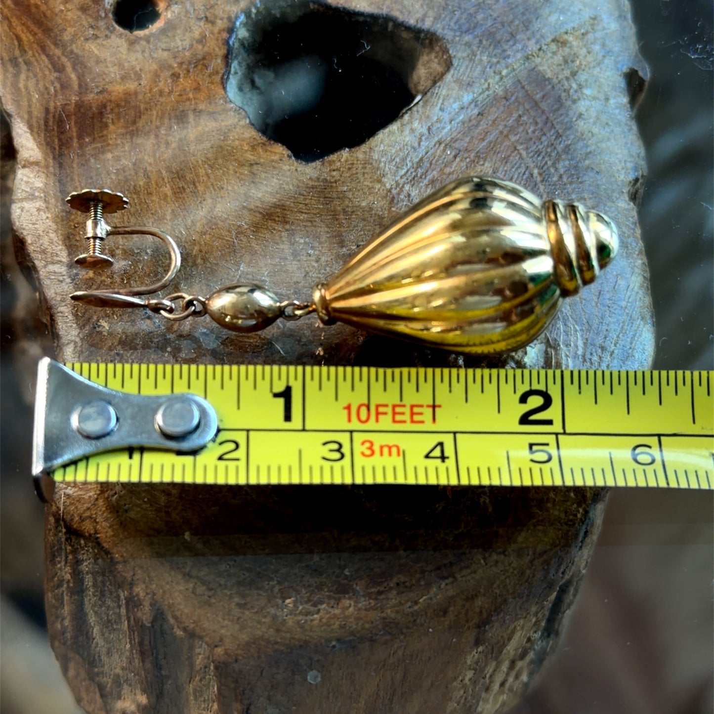 9k Yellow Gold Articulated Yellow Gold Shell Gadroon Drop Earrings