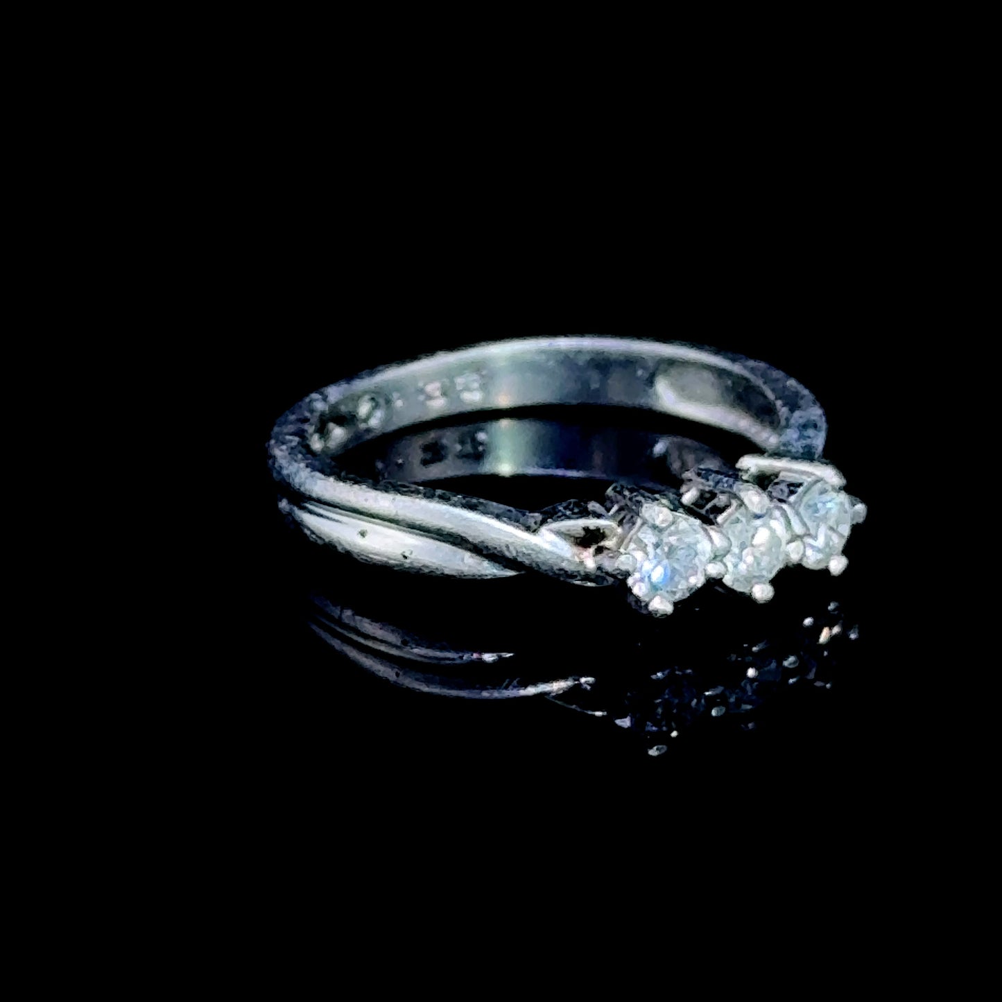 Platinum Diamond Twisted Trilogy Ring APPX 0.33 CTS