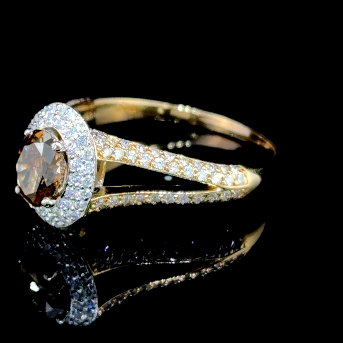 A Stunning 18k Yellow Gold Oval Chocolate & White Diamond Halo Ring Appx 0.75 Cts Centre 1.5 Cts Total