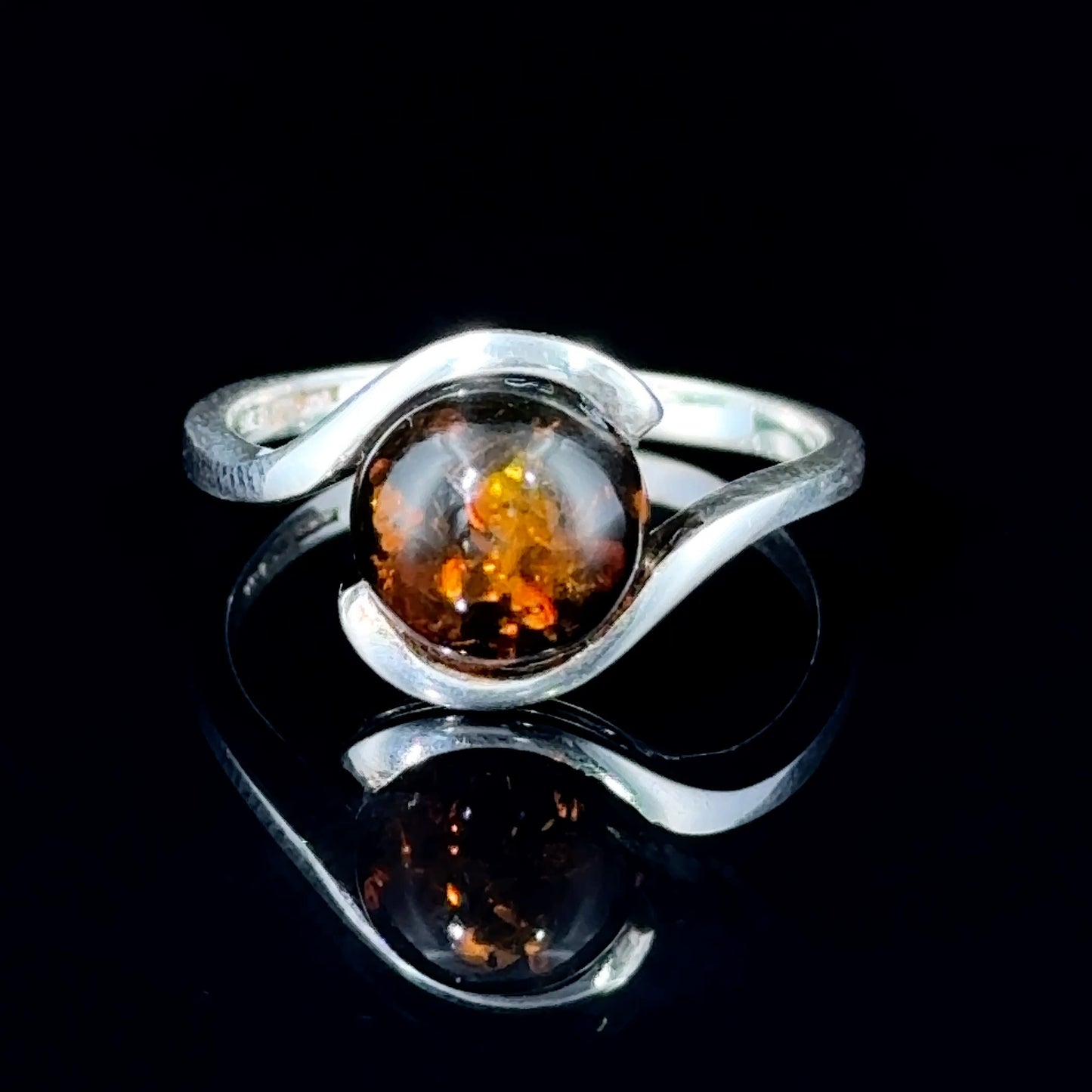 Delightful Silver & Cabouchon Amber Swirl Ring