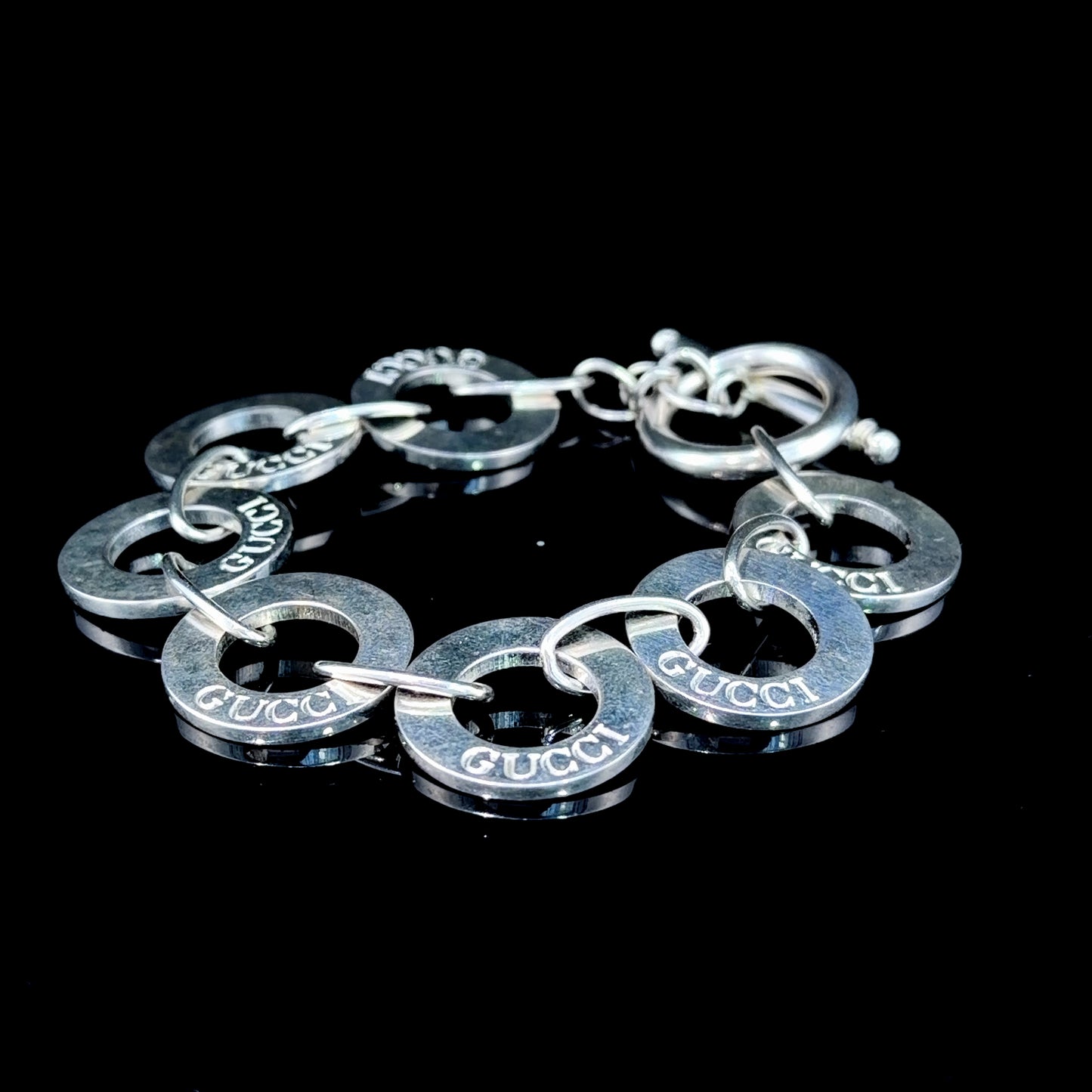 Silver Gucci Interlocking Circles Toggle Bracelet 71/2” Long