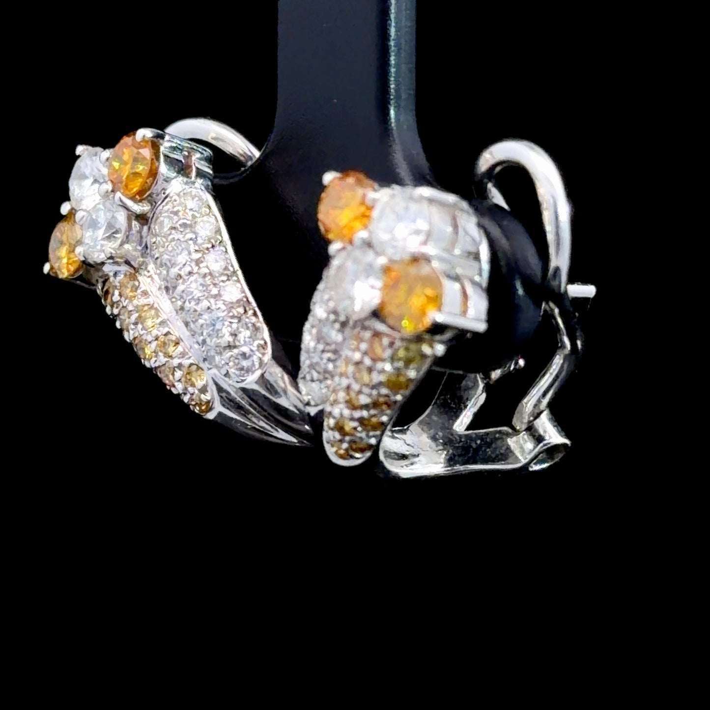 Beautiful 18k White Gold Coloured Diamond Clip Earrings Appx 1.5 Cts