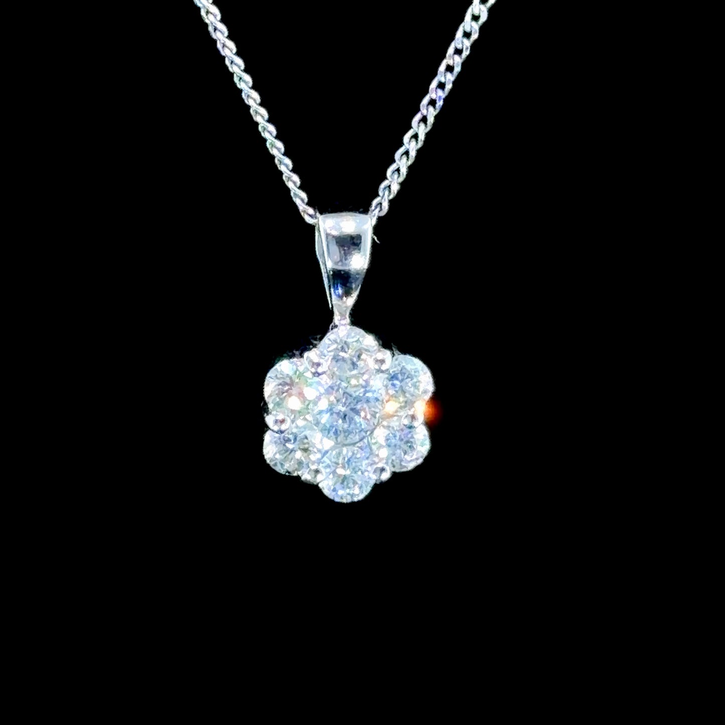 Pretty 18k White Gold Diamond Daisy Pendant (Only) Appx O.6 Cts