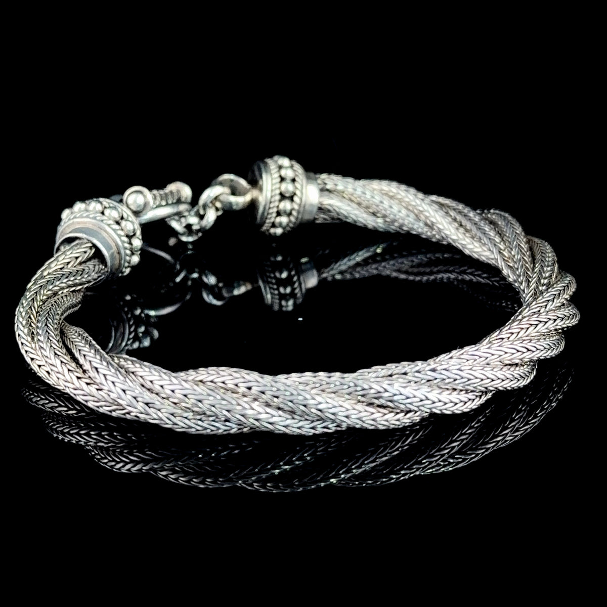 A Stunning Woven Silver Rope Twist Bracelet With T Bar Fitting Up To A 9 Inch Wrist