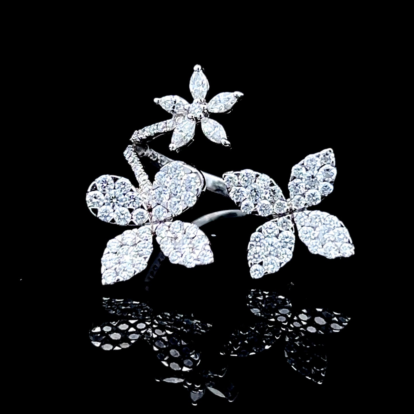 18K White Gold Modern 3 Flower Diamond Ring
