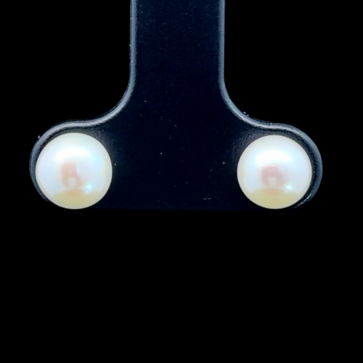 Pretty Classic White Pearl Stud Earrings Mounted On 9k Yellow Gold Fittings