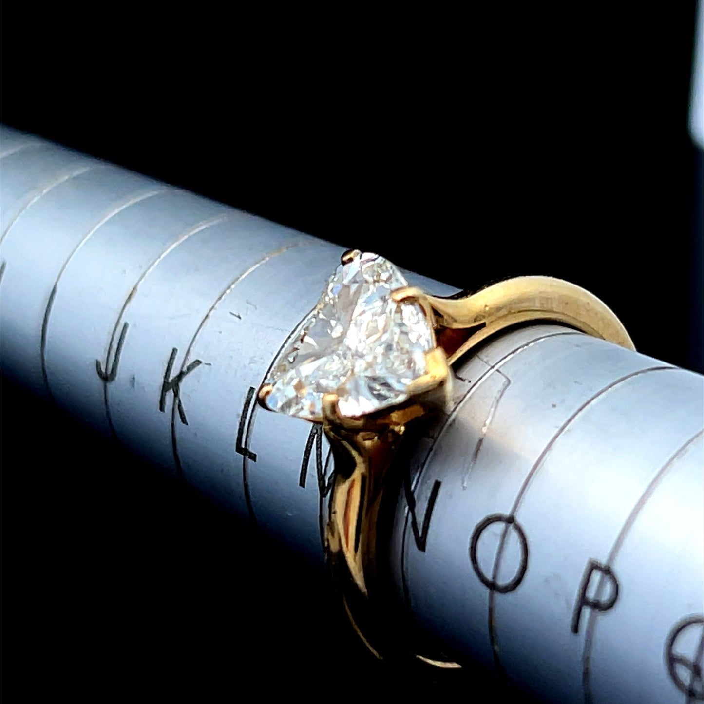 18K Yellow Gold Heart Diamond Ring APPX 1.7CTS VS K