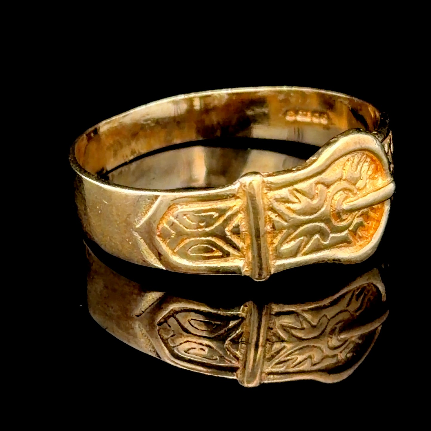 9k Engraved Yellow Gold Buckle Band Ring