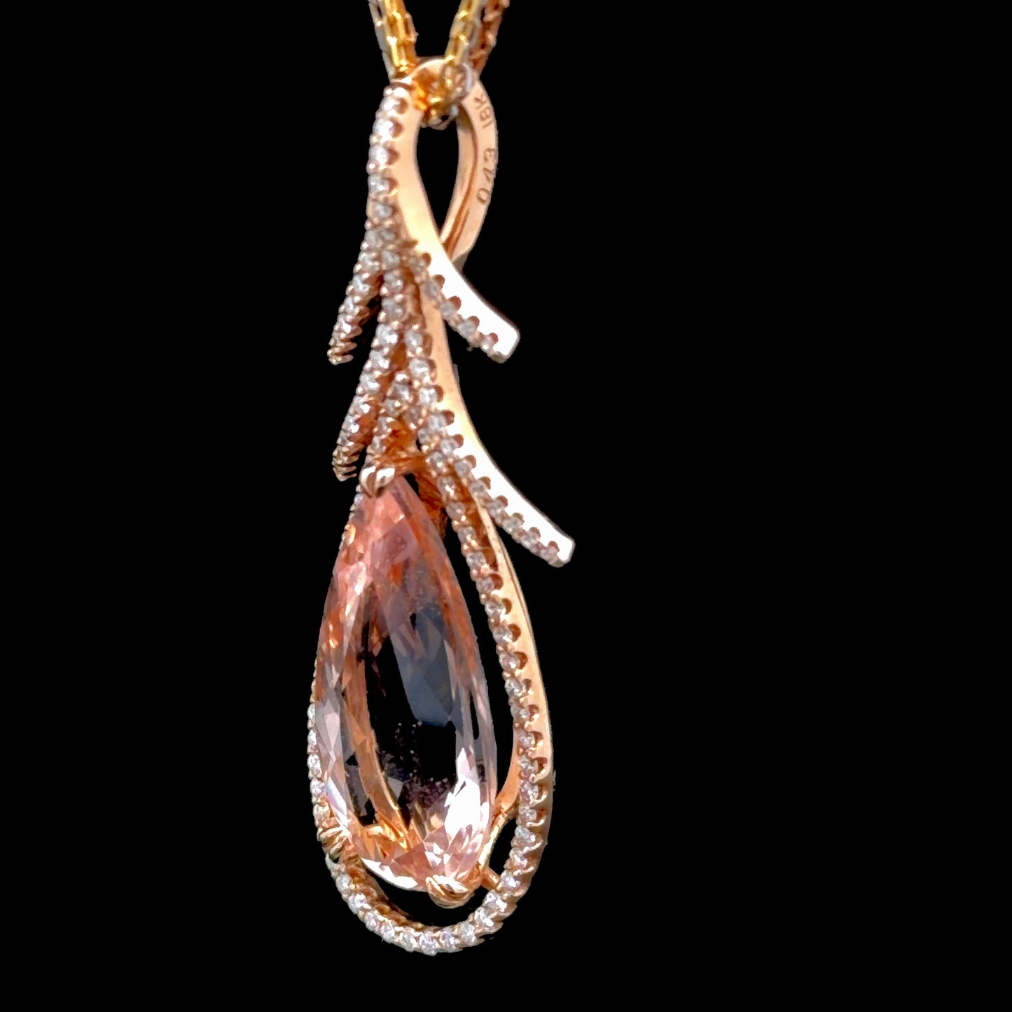 18k Yellow Gold Diamond Set Pear Morganite Pendant of 8.7 Cts including a Mixed Colour 18k White & Yellow Gold Chain