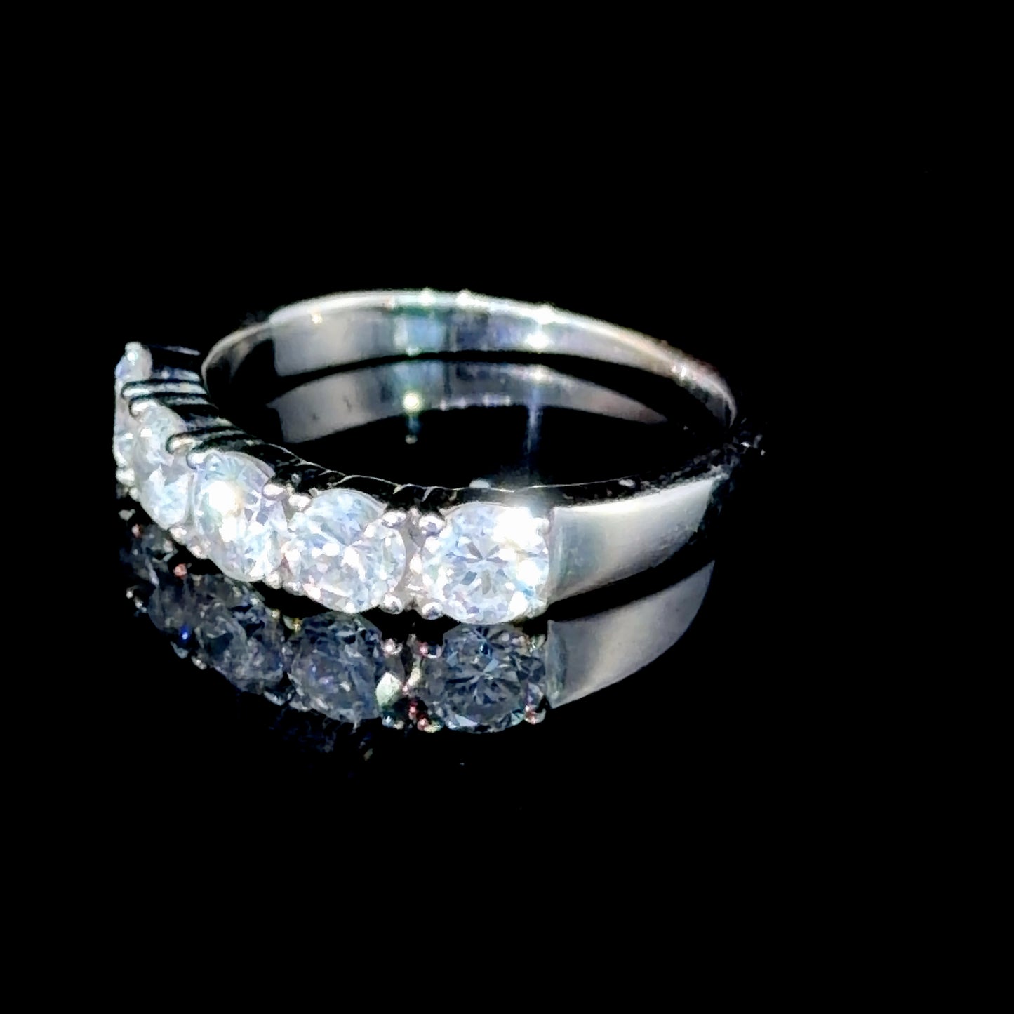 Lovely 14k White Gold 5 Stone Diamond Eternity Ring Appx 1.Ct