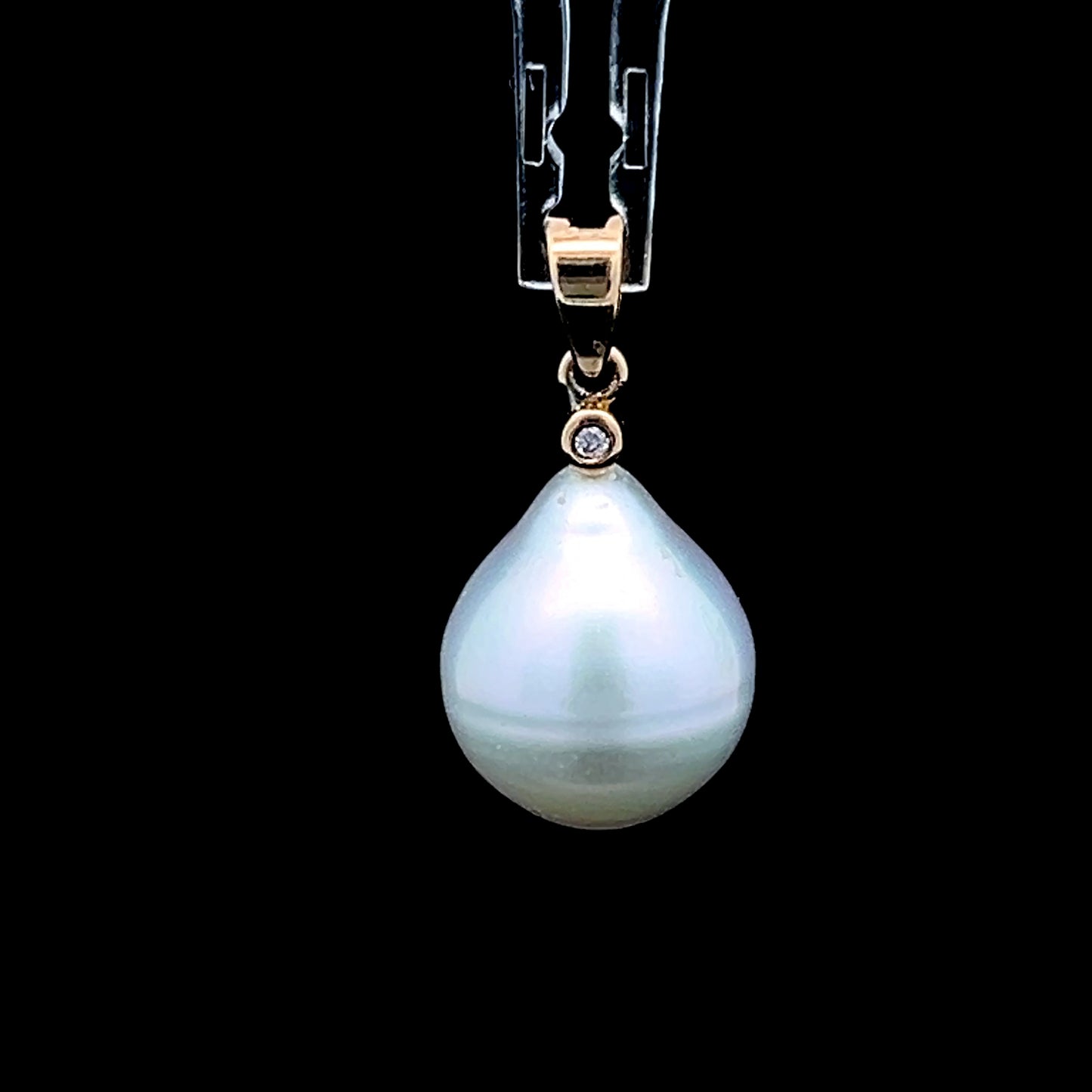9K Yellow Gold Large Pearl Pendant with Diamond