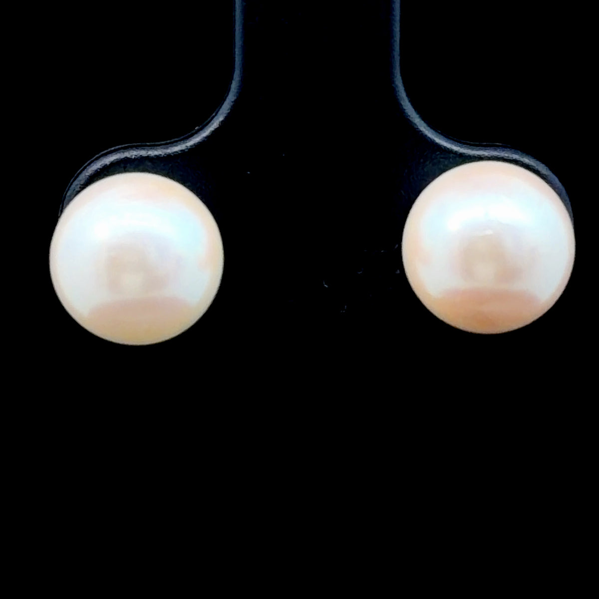 A Pretty Pair of 9k Yellow Gold Pink Pearl Studs 8mm Diameter